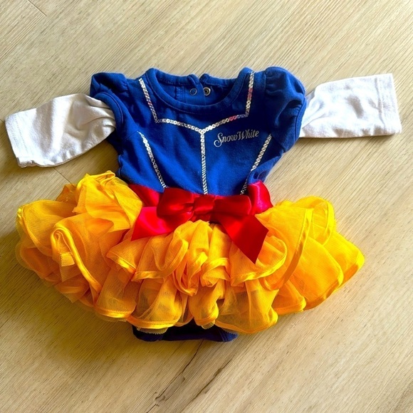 Disney Other - Disney Baby newborn Snow White onesie